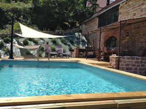 Image of Villa spacieuse à Noailhac avec piscine privée