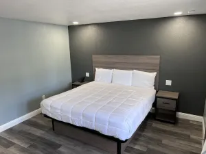 Image of 2 Room Suite - Indoor Pool and Spa - Walk to the Boardwalk
