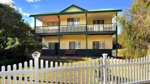 Image of Vintage Beach ESTATE House Studio & Cottage