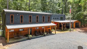Image of This barn is a 2 bedroom(s), 2 bathrooms, located in Montezuma, GA.