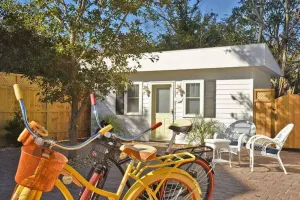 Image of Coral Cottage in Beaufort Historical District