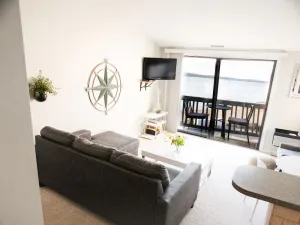 Image of Deluxe Beachside Suite, Traverse City Vacation