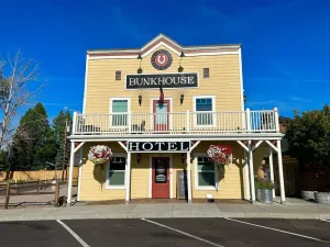 Image of Downtown Sisters Boutique Hotel - Sisters OR  Sleeps 2 \/1.5 bath unit 2