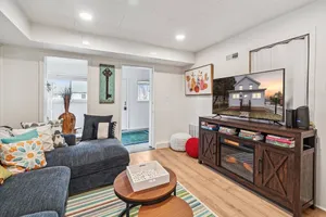 Image of White House Bungalow