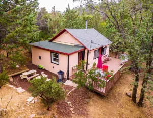 Image of Historical Cabin in Julian Pet's okay!