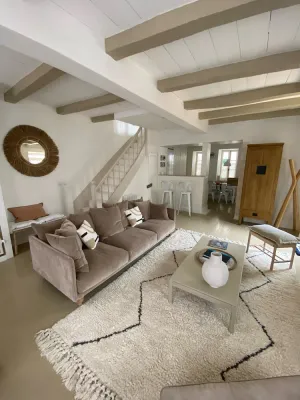 Image of In the heart of Ars en Ré, 3 minutes by bike from the beach, magnificent family home!