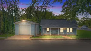Image of Cozy Cottage: Under 10 minutes to Pickwick Lake, downtown, & conference center!