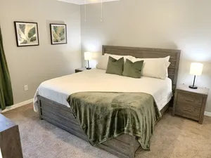 Image of Convenient & Comfy! Shop & Eat on County Line, Reservoir & Mall