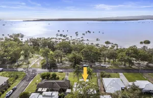 Image of Family getaway on the waterfront of Tin Can Bay