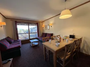 Image of 100m from resort center, 2nd floor, view mountain, balcony, parking, tv, ski locker, 43m²