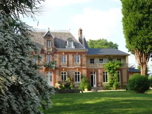 Image of Family chateau in the middle of its large wooded park.
