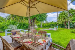 Image of Central convention location w\/ huge backyard & minutes to Palm Beach\/CityPlace