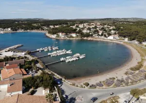 Image of Villa pieds dans la mer de la Cote bleue