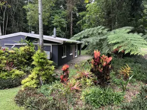 Image of Honeybee House - Tropical Retreat on Acreage