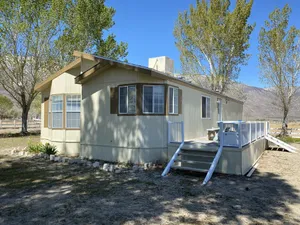 Image of Cottage C near Death Valley at Olancha Lake