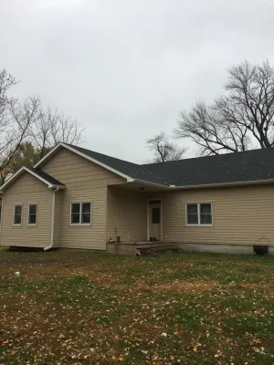 Image of Ranch house in quiet neighbor hood. Easy access to local food and beverages.