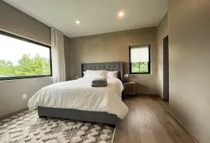 Image of Stylish, Panoramic River Views , Waterfront Modern Home 1 Hr to D.C.