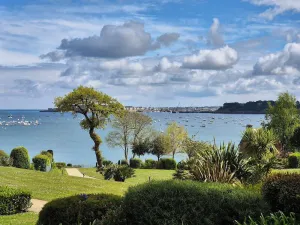 Image of Nest with beautiful garden and sea view