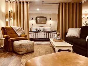 Image of Tranquil Wooded King Bed Suite Close to Everything
