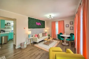 Image of *New* < 3 Miles to Beach + Casino + Zoo + Shopping!