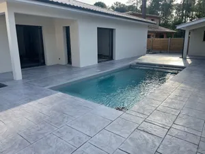 Image of Beautiful air-conditioned house with heated pool