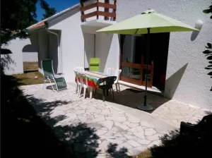 Image of 80m² semi-detached house for 6 people