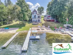 Image of Holiday Haus:  Lakeside Comfort and Springtime Charm on Lake Cowden