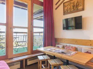 Image of Cozy Ski-In\/Out Mezzanine Studio · Balcony · SW View · Free Wifi · Near Transarc