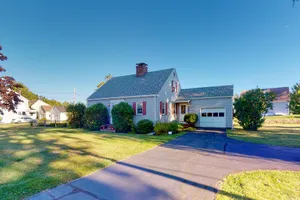 Image of Comfortable home near the beach - dog-friendly - full kitchen & washer\/dryer