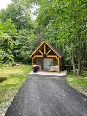 Image of Campfire Retreat with outdoor hot tub under the stars and WiFi