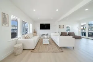 Image of Luxury Beach Bungalow with Hot Tub - Steps to Sand and Pier