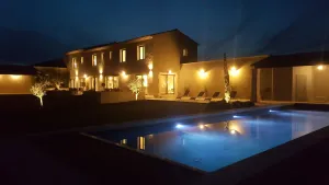 Image of Contemporary Provencal farmhouse near Avignon and St Rémy de Provence, Alpilles