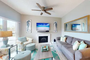 Image of Two-Level Condo Just Minutes from Beach. Heated Pools.  Fishing Dock. Close to Great Restaurants.