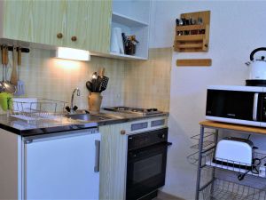 Image of Appartement T2 calme avec balcon sud, parking gratuit, navette proche - 4 couchages à Risoul 1850 - FR-1-330-520
