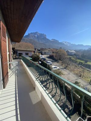 Image of Charming apartment in the heart of the village with magnificent views of the mountains