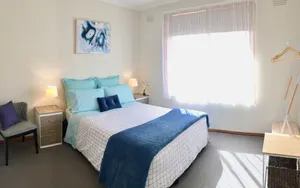 Image of FERNLY BFast, Pets, WiFi Nflx AC Walk2Pizza Liquor Deli,