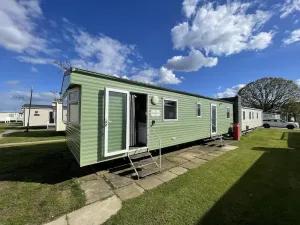 Image of 8 Berth Caravan For Hire Near Clacton-On-Sea In Essex Ref 26287E