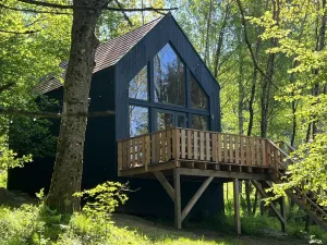 Image of Z 2 Lodge - Contemporary living in a green setting.