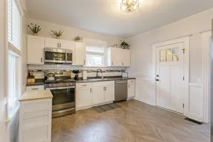 Image of Fresh Modern Apartment - Walking Distance to U of R\/Strong Hospital