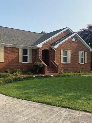 Image of Spacious tranquil 4 bedroom family home near everything
