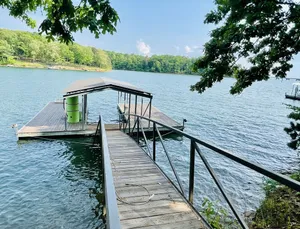 Image of Cute Cottage on Lake Hartwell w\/ covered slip dock