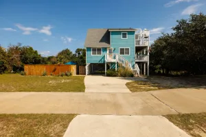 Image of Private pool w\/ heat available, hot tub, pet friendly, 5 min walk to beach!