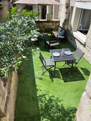 Image of Apt with private outdoor area, 500m from the château. bike parking, self-guided arrival.