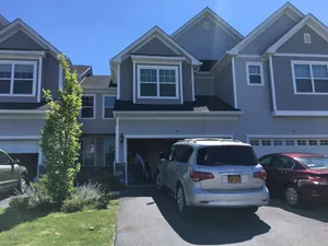 Image of Elegant Town Home Middletown suburb close to city