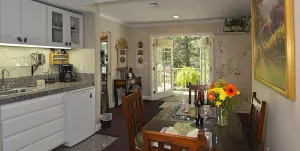 Image of Cozy Retreat, Studio Apartment, City Permit VR09-0038.