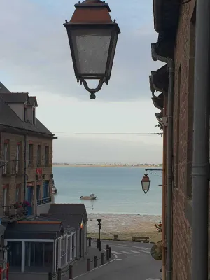 Image of Apt T3 with garage, street of the port, Cancale, 50 m sea and harbor of Houle