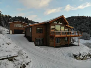 Image of Base Camp Guest House Mountain VIEW, Jacuzzi, Great Location