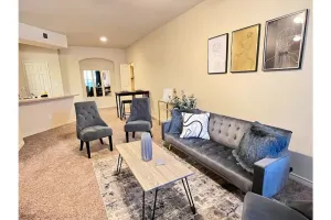 Image of Lavish Executive APT w WiFi, & Washer\/Dryer