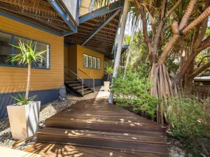 Image of 3 bedroom 2 bathroom spacious unit with water views.