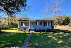 Image of Cozy Cottage located within minutes of Air Station and Beach - Dogs are Welcome!